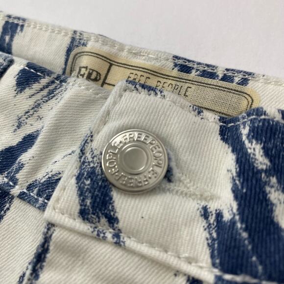 Free‎ People indigo skies printed crop flare jeans - Picture 7 of 11